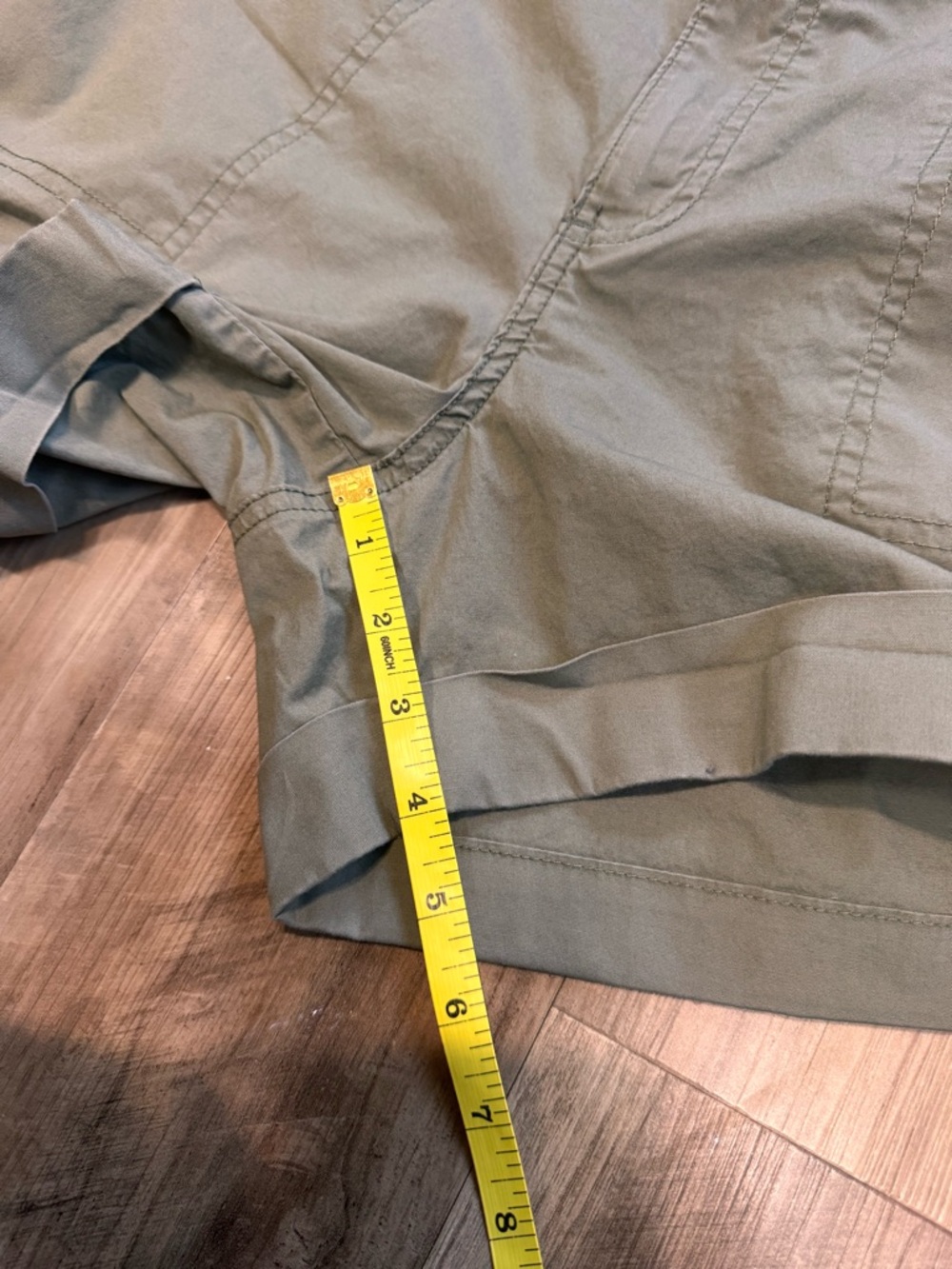 Sanctuary Army Green Utility Roll-Cuff Shorts with Pockets, Size XL - Picture 6 of 12